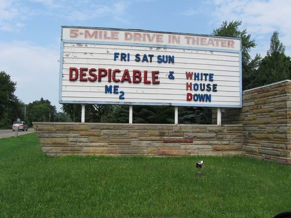 5 Mile Drive-In Theatre